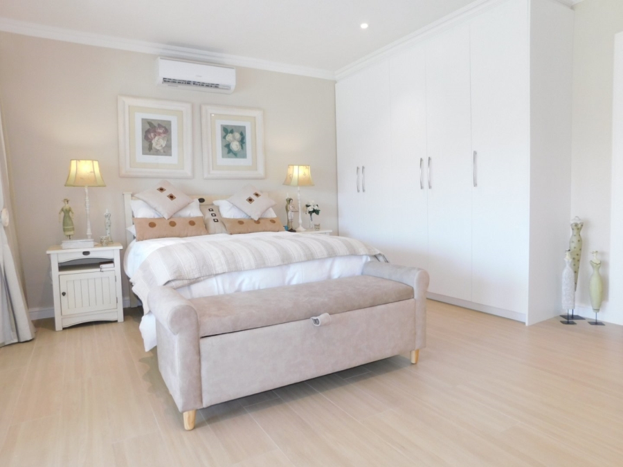 4 Bedroom Property for Sale in Harbour Island Western Cape